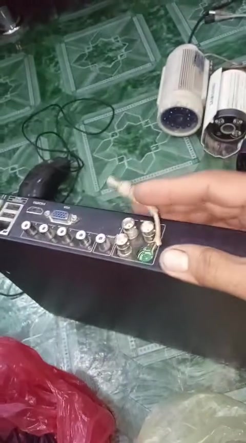 السلام عليكم منضومة كامراة التفاصيل ب الفيديو ب 75واصل ***********
