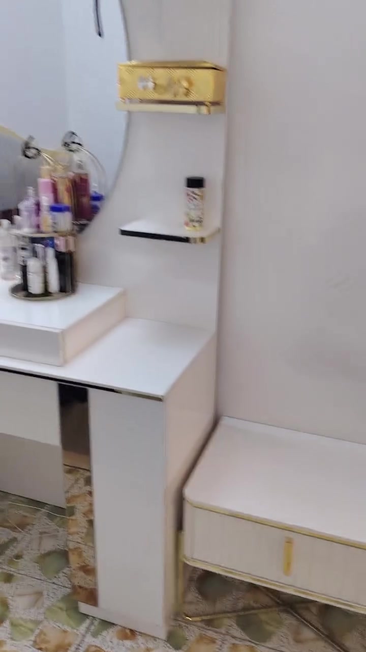 غرفة نوم تركيه • نظيفة ٨٠٪ • ٨ قطع