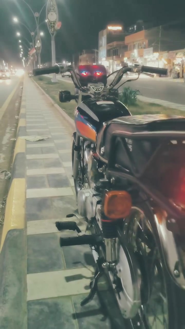 سلام عليكم دراجه نامه للبيع كامله مكمله ما بيهه اي نقص تجي وشوف بعينك مكينه خير من الله سبانه ما ممدود عليهه سعر 650وبيهه مجال رقم ***********عنوان ديالى بعقوبه

