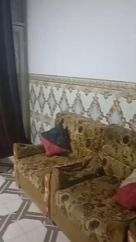 السلام عليكم بيت للبيع طابقين منطقة الثراون خلف جامعت افريحه طابو زراعي سند 25 بيت جديد سعر 45مليون للاستفسار ***********@
