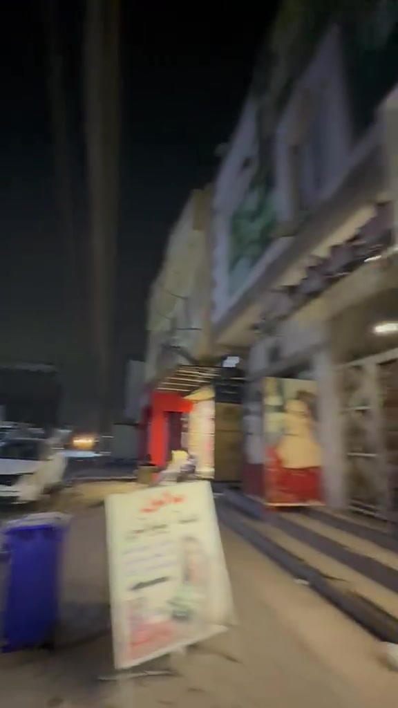محل للبيع • شارع صالونات • مجاور اسيا سيل