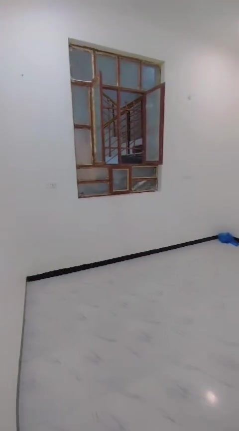 شقة • طابق ٣ • سبلت