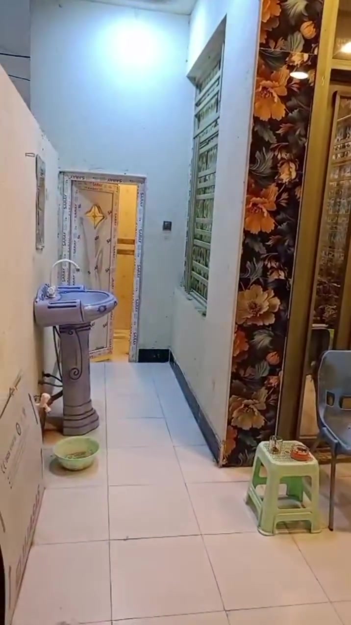 معروض لدينا للبيع
دار سكني 150 متر ركن
طابقين بناء حديث مرتب
مكون من بيت وشقه معزوله بناء نظامي
عدد الغرف 5 + استقبال وصاله ومطبخ
وطارمه و3 مجاميع صحيات
البيت بحي اور خلف مؤسسة الشهداء 
منطقه مخدومه وهادءه جداً
السعر 290 مع المجال
مطلوب اسكان 50 ينزل من السعر 
والمشتري يدلل ... 
للتواصل *********** او زيارة المكتب
في الصالحية
لمتابعة المجموعة انقر ⬇️
https://www.facebook.com/share/g/1GyMPCmyes/
