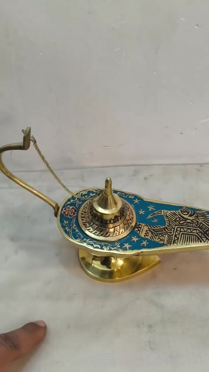 مصباح نحاس • مينا منقوش • شغل يدوي