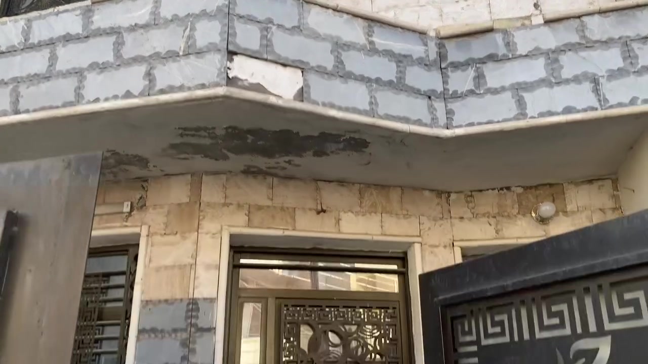 للايجار 100م مدخلين 3نوم حي الجهاد الحمدانيه ***********مكتب اليزن
