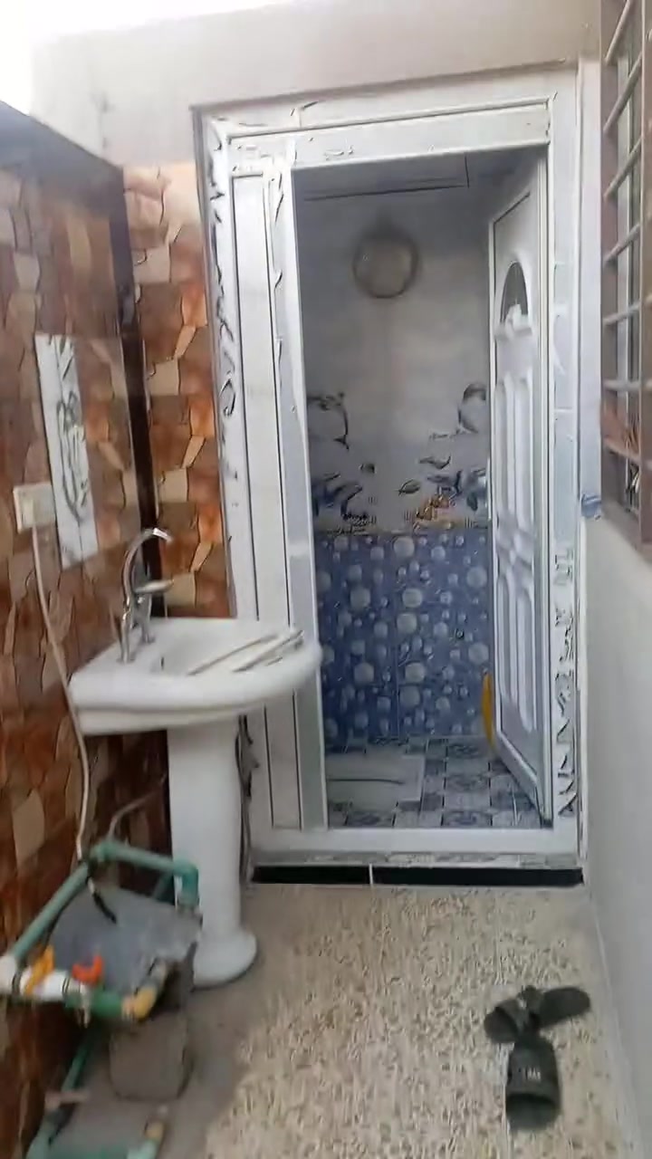 دار للبيع المساحه 140 قطاع الثالث قرب جامع زل جلال والاكرام ***********                 ***********

