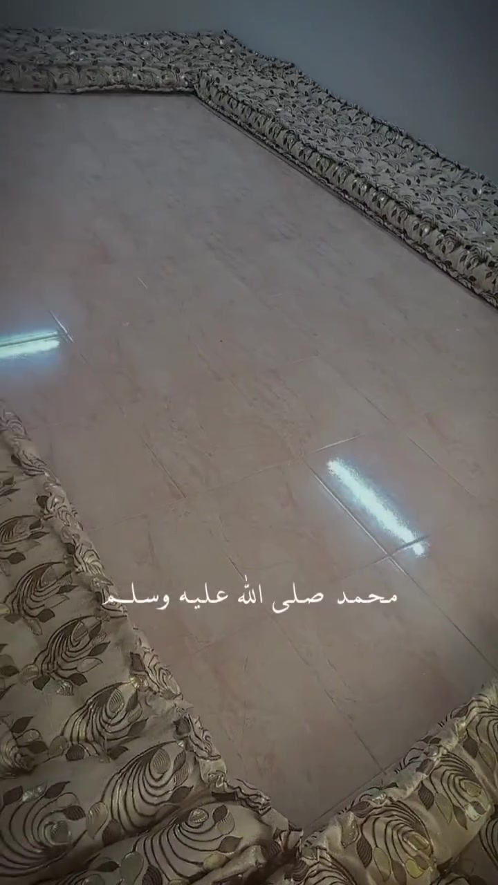 ديوان ربعه حسب طلب الزبون شغل درجه اولي عنوان الدبس شارع دكتوره رزان قرب مرطبات بيروت التواصل عل الرقم ***********
