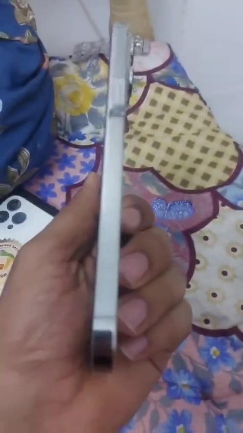 سلام عليكم 13برو ماكس  شرق اوسط ذاكره 256بطاريه 86بلاديه تليفون بعده لزكات  شركه الله يشهد نضافه 100 ملاحضه التليفون راكع وكامرته الاماميه بيه غواش قليل جدا السعر 775 وبي مجال شي بسيط الاستفسار اتصل ***********

نص مكتوب في الصور:
- 85 9:11 حول الاسم iPhone إصدار iOS 26.7 اسم الطراز iPhone 13 Pro Max رقم الطراز MLLC3AA/A الرقم التسلسلی MQ733R62FF الأغاني 0 الفيديوهات 0 الصور 4 السعة 256 غ.ب. متوفرة 236.01 غ.ب. عنوان Wi-Fi 5C:50:D9:16:26:A6 Bluetooth 5C:50:D9:25:F3:57 البرنامج الثابت للمودم 5.51.03
- 9:20 81 حالَة البَطارِيّة والشَّحن كما هو الحال مع البطاريات القابلة لإعادة الشحن, بطارية الهاتف قابلة للاستهلاك وتصبح أقل فاعلية مع الوقت. معرفة المزيد... الحد الأقصى للقدرة 86% هذا قياس لقدرة البطارية مقارنة بقدرتها عندما كانت جديدة. قد يُسبب القدرة المنخفضة بتقليل ساعات الاستخدام بين عملية الشحن الأخرى. أقصى قدرة للأداء تساعد الأنظمة المضمنة في النظام والمكونات في تخفيف آثار الأداء التي قد تلاحظها أثناء التقدم الكيميائي في عمر بطارية iPhone. شحن البطارية المحسن للحد من استنزاف عمر البطارية, يتعلم الـ iPhone من عادات الشحن اليومية, بحيث ينتظر ولا يتجاوز 80% حتى يحين موعد حاجتك إلى استخدامه.