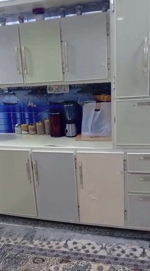 سلام عليكم  كاونتر للبيع مكاني الامين سعره 550 لي يرده هاذه رقم ***********
