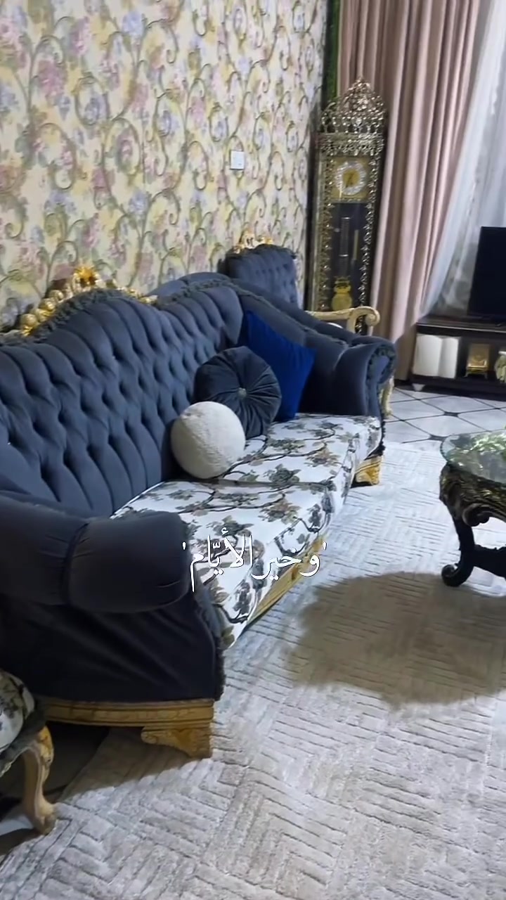 قنفات تركيه نضيفات مابيهن ضرر للبيع والساعه والميز والبرده مكاني البصره القبله لا استفسار على هاذا الرقم ***********
