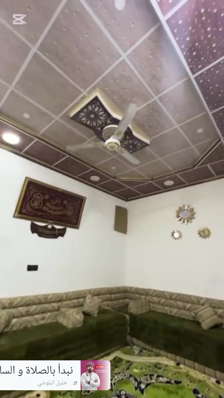 دار للبيع طابقين الصحفين الاولى المساحه ١٢٥ م طابقين ٤ غرف مرتب كامل الخدمات والمواصفات السعر ١٤٠ 
***********
تابعوني مندوبه عقار تتوفر لدينا عروض سكنيه في جميع مناطق الزبير بأسعار مناسبة مختلفه 
***********
