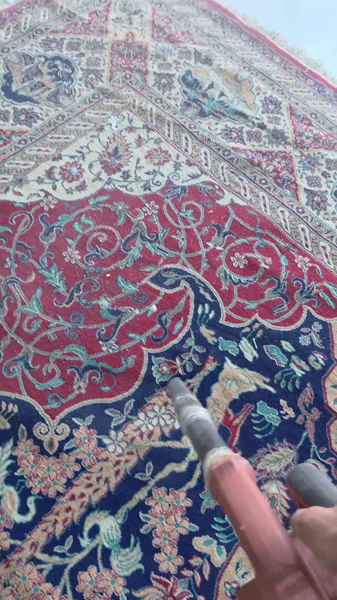 غسل السجاد • استلام وتسليم • تغليف وتعطير