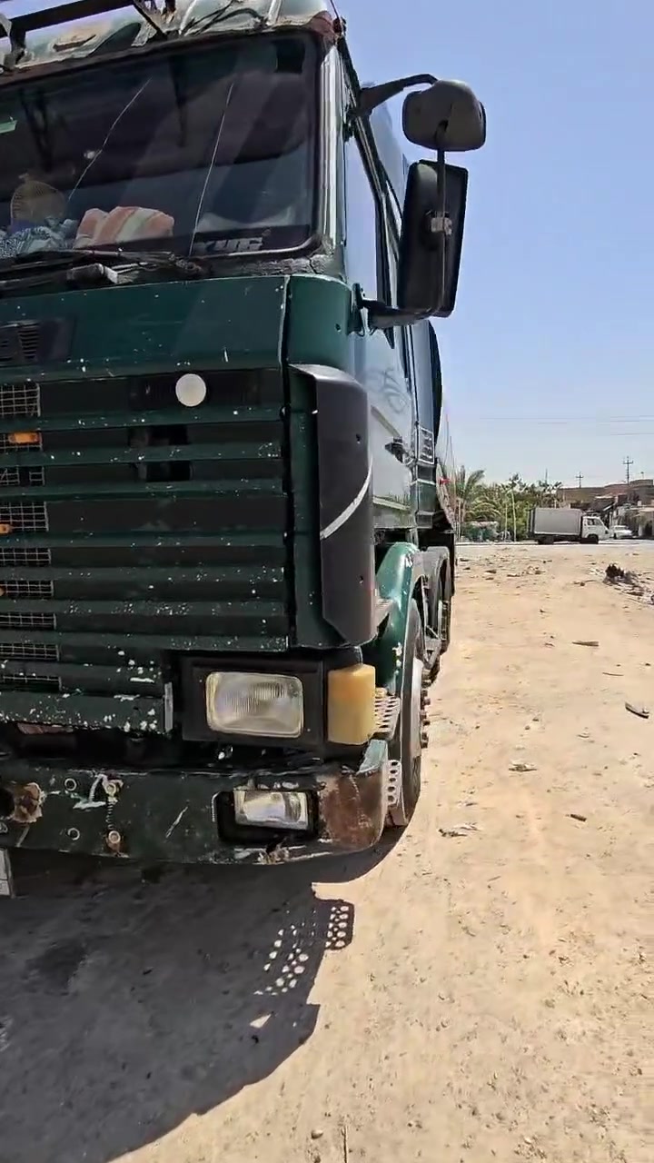 السلام عليكم (للبيع)
سكانيا سنويه بأسمي  / موديل 92/ سنكل امامي 
مكينه V8 /06 كير 5×5 اكسل خفيف 
الصهريج تفصال موصل دبل تاير حموله 41 موحده 
سياره خير من الله جاهزه ع العمل  
الاستفسار اتصل علئ الرقم 

(***********)  ( فارس ابو ريسان )
