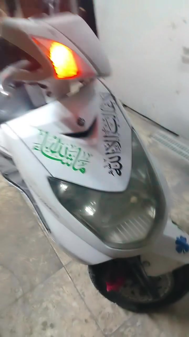 السلام عليكم للبيع
سكنس فحل 140
دراجة كهربائية كلها شغاله
مكينه بلاديه ما مفتوحة
كفرات بلاديه ختم واحد
لايت عالي ناصي
دبل اشاره
قفل جنطه
قفل استيرن
ستاند صفح ستاند تعلاك
بريكات امامي وخلفي شغالات
أوراق موجوده منفيز ومكاتبت المعرض
نازله صارلها ٦ اشهر
للاستفسار واتساب
***********
مكانها بغداد البياع قرب تقاطع درويش
