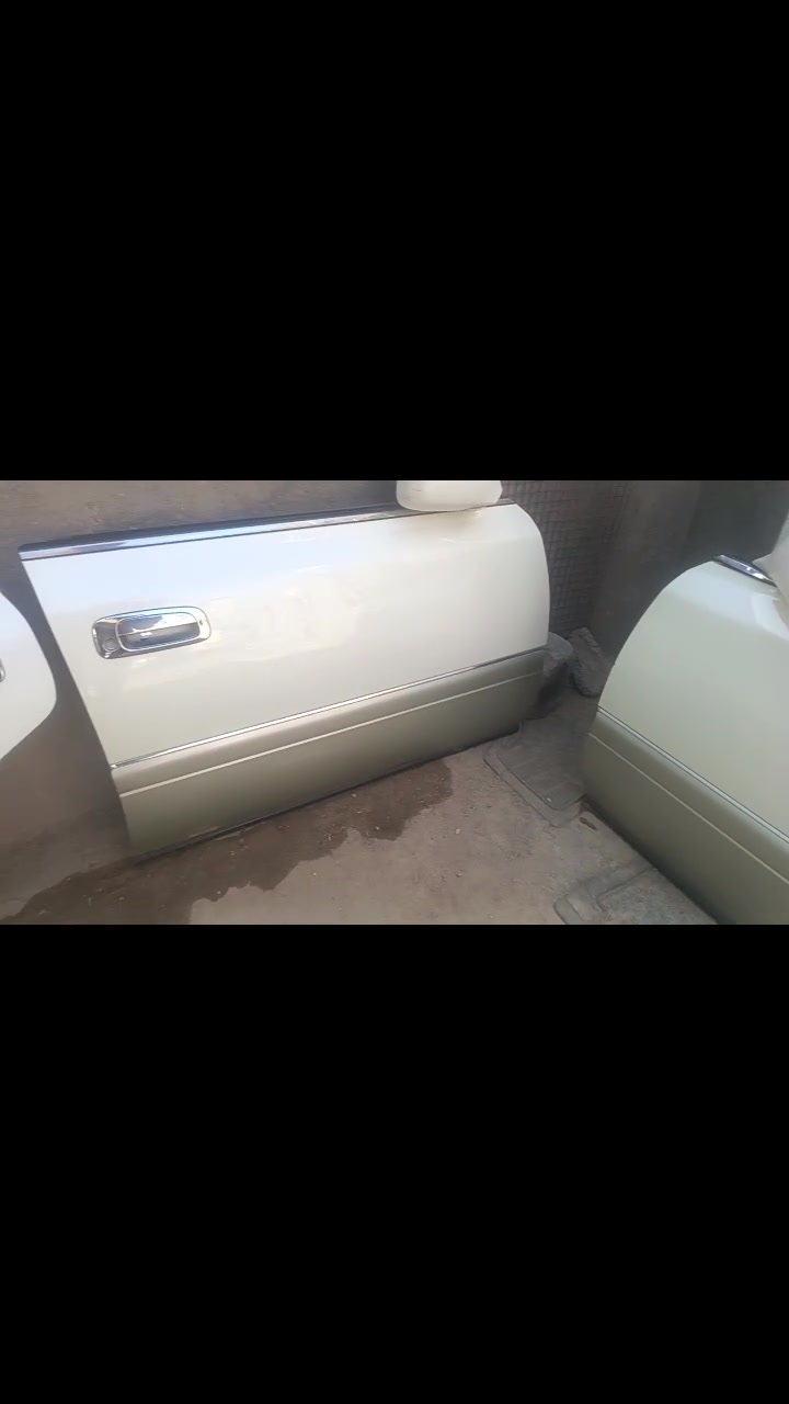 سستم للبيع جديد كلش اجدد من الصوره مال راس ثور فلات 9 قطع بيبان كدام يمنه ويسره وبنيد وجنطه ودعاميه خلفيه وبيبان مال وره يمنه ويسره وبطاين جدد كلشش يعني اجدد من الصوره  وكامله غراضه  الرقم ***********
