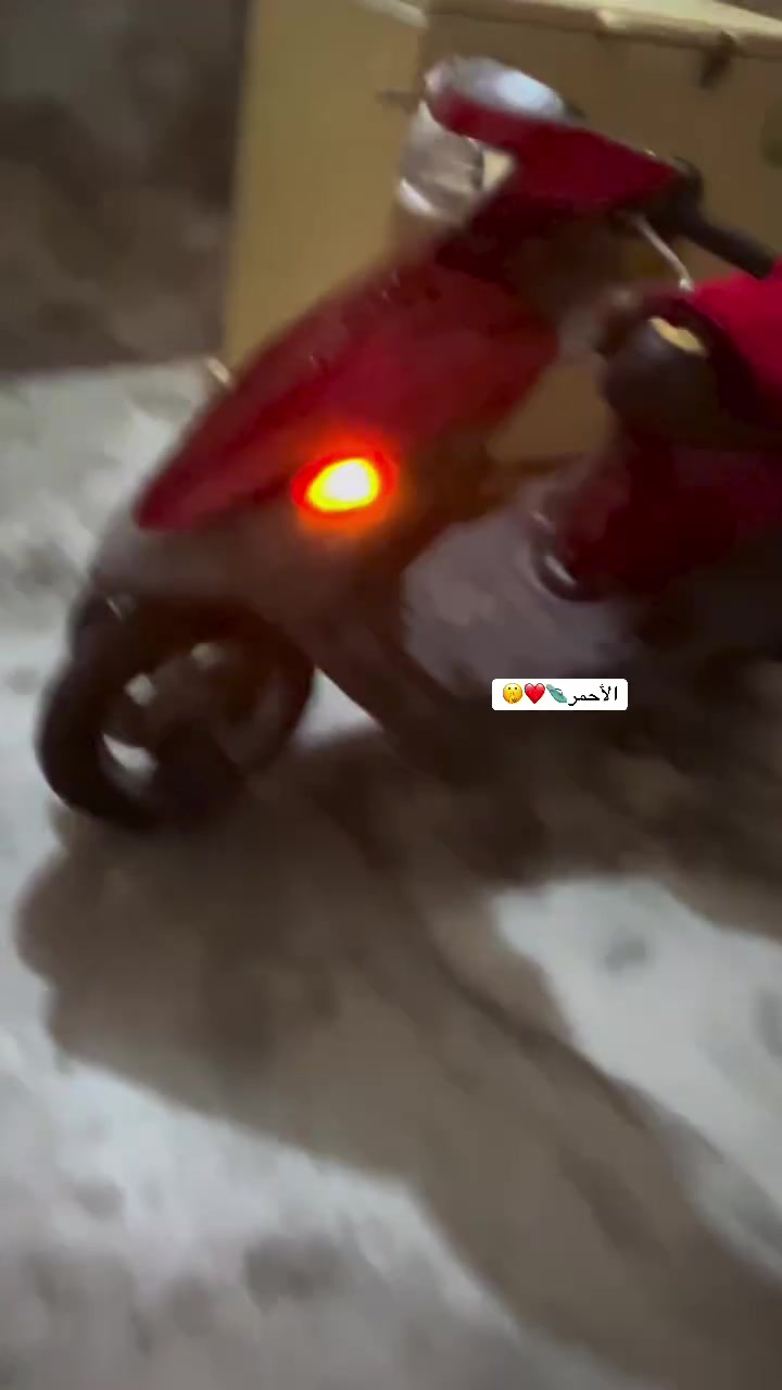 السلام عليكم بيجي ستين دراجه نضيفه كهربائيات شغاله كلشي مابيها تجي تفحص وتأخذه السعر 250 الدراجه ما مفتوحه كلوب عالي ناصي اشاير كلهن شغاله البك لايت شغال رقم تليفون ***********
