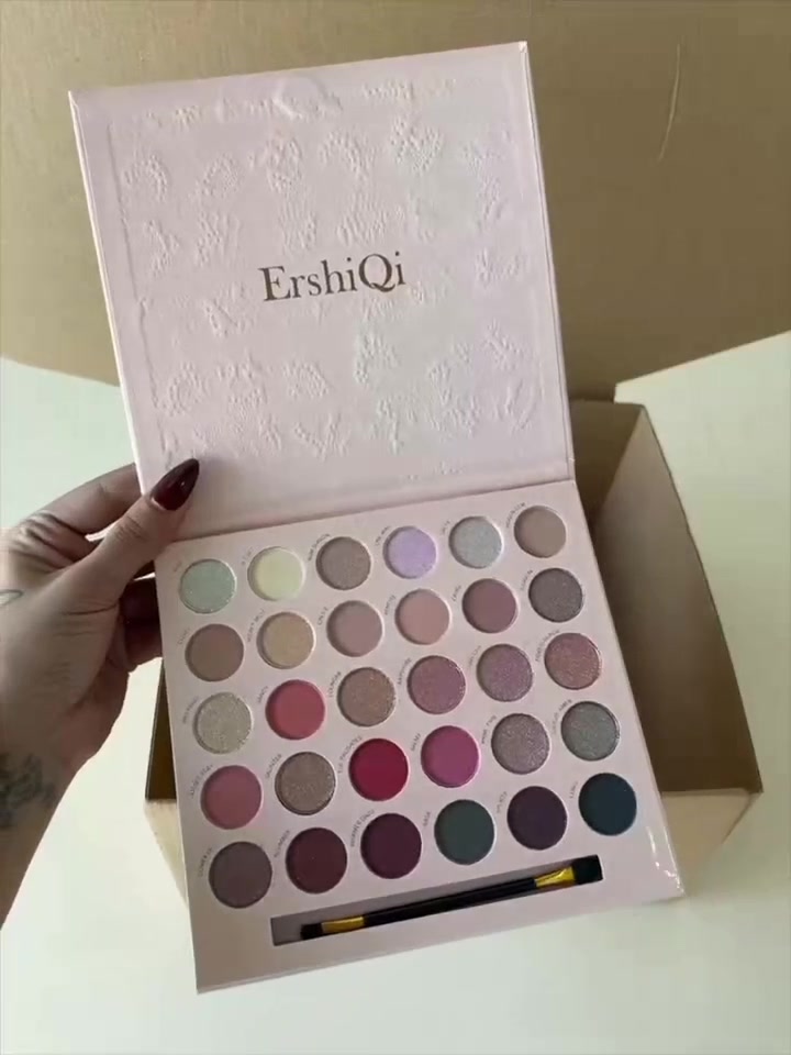 🍓 عرض مكياج عريس🍓

بكج باليت ٢٤ لون 
بلاشر باربي 
رموش 
كريم أساس فت مي 
مسكارة 4D
بكج كلوسات شيكلام 
ايلاينر 
فرشه مكياج 
بيوتي بلندر 
اقلام تحديد ١٢ قلم

سعر العرض ٣٠الاف شامل لتوصيل لكافة محافظات العراق 
