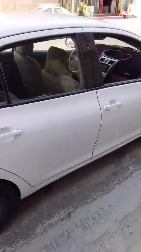 سلام عليكم
تيوتا يارس للبيع 
موديل 2007
محرك 1500
بيها تبديل جاملغ امامي فقط 
سعر 70وبيها مجال 
عنواني الرمادي 
ستفسار علا ه‍ـ ***********
