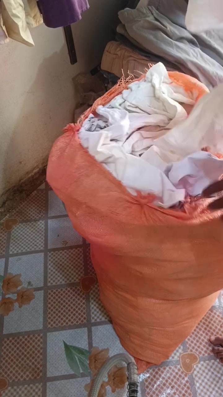 السلام عليكم
قميص ابيض تصفية بالة درجة اولى 
السعر الف دينار 
شبابي. ورجالي
عندي توصيل
‏‪***********‬‏

نص مكتوب في الصور:
- CAMON 30
- 23mm f/1.8 1/50s ISO167