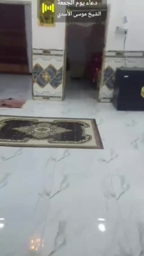 السلام عليكم بيت للبيع المساحه 150متر حي الحسن الفرع الثالث 
غرفتين 
صاله 
مطبخ
استقبال 
صحيات 
كافة الخدمات ماء كهرباء المدرسه قريبه عليه كامل السعر 65وبي مجال رقم الموبايل ***********
