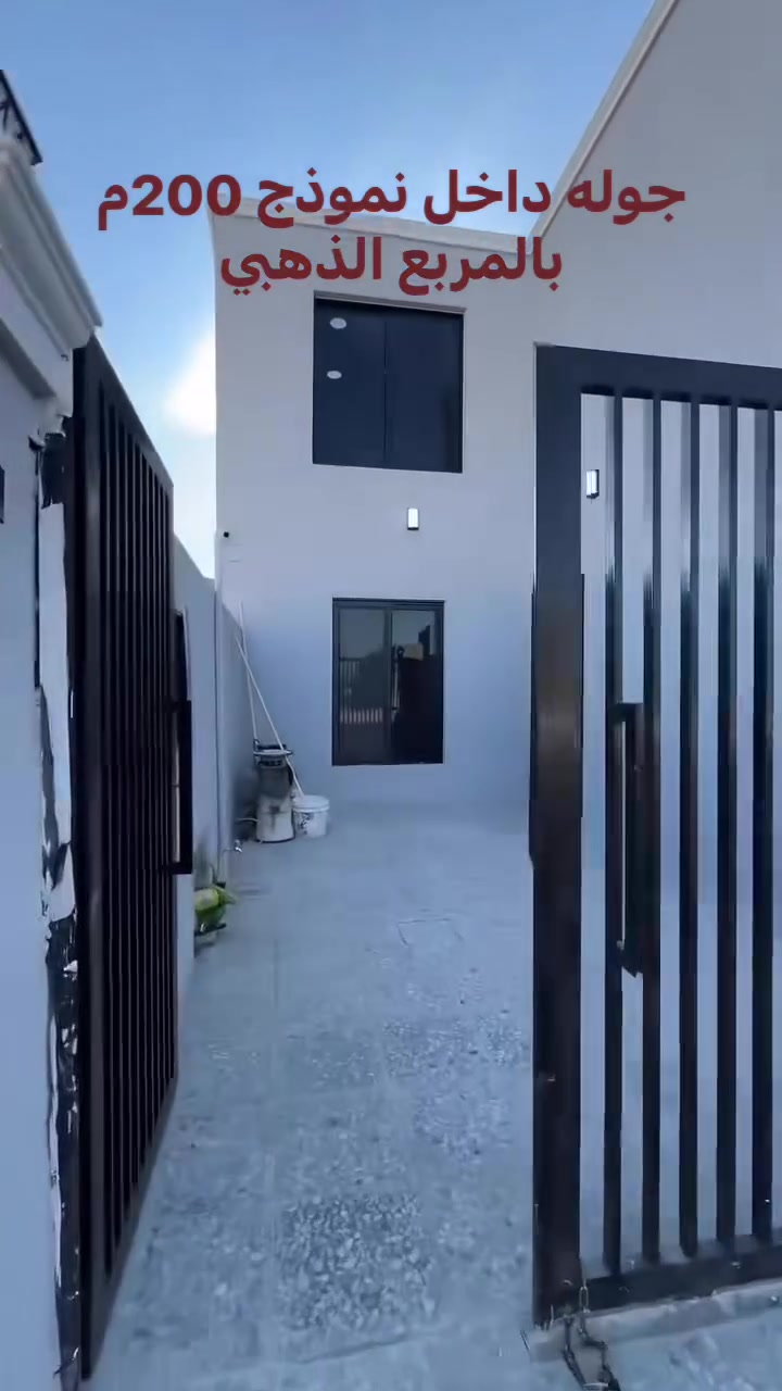 دار للبيع في 📍مجمع ابو تراب المربع الذهبي 200م طابقين 

غرف 4 ، صالة2 ، استقبال، مطبخ حار بارد، كراج وحديقة 

يباع نقد سند حر 

📌اكتب تم يصلك السعر خاص 

للأستفسار الاتصال على الرقم ***********
