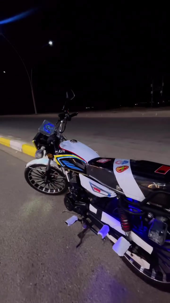 السلام عليكم
دراجة سونك موديل25 محرك اسود 
محرك 200
بصمات 2
تشغيل عن بعد 
بي اوراق 
السعر 880 وبي مجال بصيط 

***********
