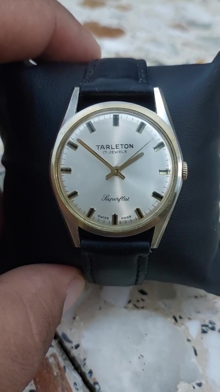 ساعة 17جوهرة سويسري قديم للبيع سعر خاص رقم واتساب***********
