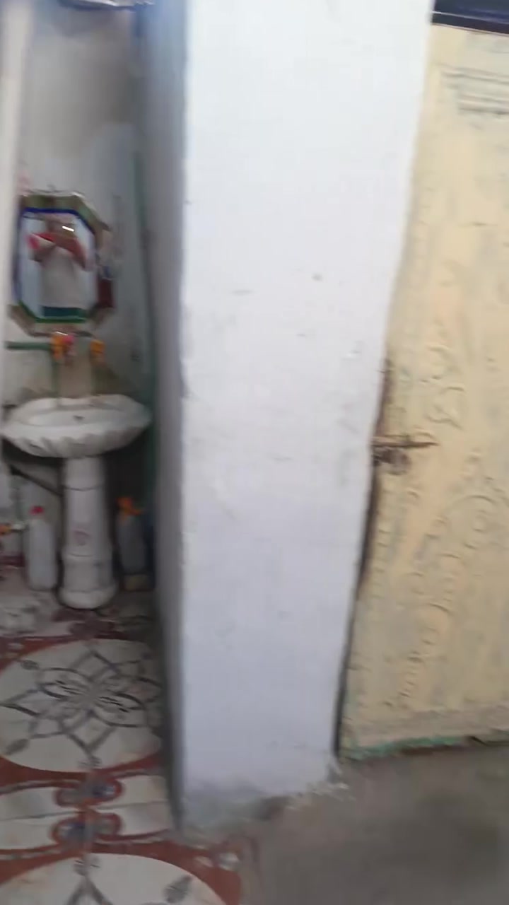 الدار للبيع في البصره القبله مساحة ١٠٠ متر طابو ملك صرف طابقين يحتوي على ٤ غرف نوم وصاله وديوان ومطبخ وحمام عدد ٢ صحيات عدد٢ بيت جداً جميل ونظيف ***********
السعر 140 وقابل للتفاوض
