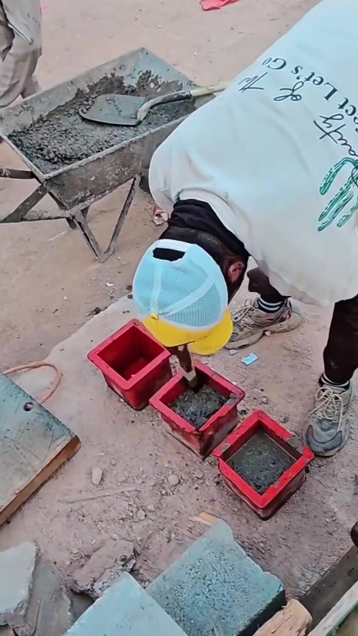 عمل اساس شريطي مساحه 200m في البصره منطقة حي الأصدقاء   عدد الشيش في جسر 10 ابو 16ونشر التاري على 15 سانتيم واكمال نجاره بلايود وتسليح والصب الكونكريت المركزي C35 وفرش نايلون عن رطوبه ورش ماده مبيدات الحشرات 
الاستفسار 
***********
*********** 
سيد قاسم نجار 
@إشارة
