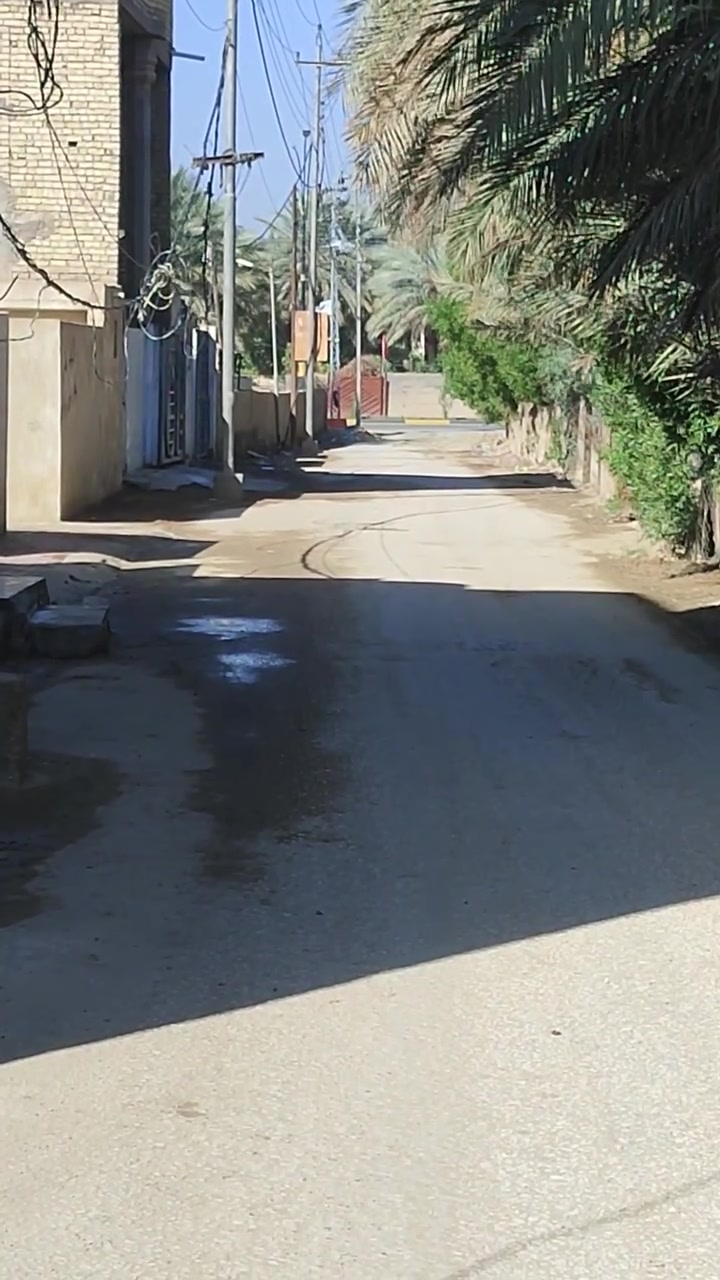 السلام عليكم ورحمة الله  عندي قطعه ارض للبيع 200متر 
سند 25 قرار محكمه من صاحب السند مباشر مكاتبه وقرار 
تصلح حسينيه اوسكن كل خدمات  بيع مستعجل  ارخص قطعه بلمنطقه  قريبه من شارع العام وطريق زوار جه من  مقابل حي العباس عامود 12 وتنزل 900متر تقريبا  شارع سيده نرجس
ومدخل من نهايه شارع الحداد خلف مضيف خفاجه  قريبه من شارع الرئيسي  مثل ماوضح بالفيديو  بيع نقدما فقط 
سعرها 115 بيها مجال للشراي  ***********
