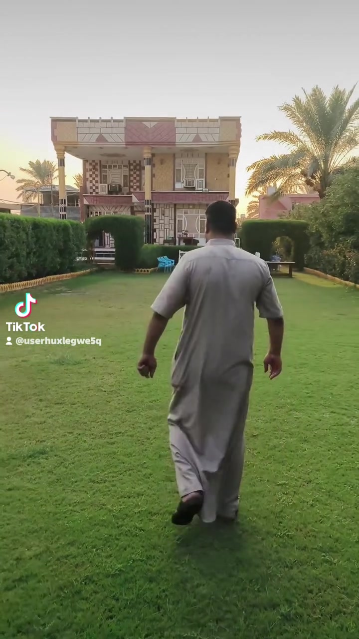 بسم الله الرحمن الرحيم السلام عليكم ورحمة الله وبركاتة بيت للبيع مساحة نصف دونم البيت يحتوي على 6غرف نوم مع استقبال مطبخ  سند 25 ببغداد الراشدية قرب البحيرة قريب الناحية جدا اخوكم الشيخ محمد نصيف النداوي للتواصل والاستفسار اتصل ***********

نص مكتوب في الصور:
- ٢٠٢٥/٠٨/١٠ ٠٢:٣٣ ص