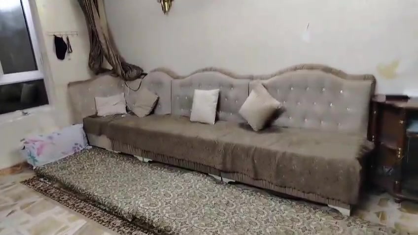 ديوان تركي تسكام يتكون من ١٠ مقاعد وبي زاوية وكذلك تخم عراقي تركي يتكون من ٥ مقاعد للبيع 