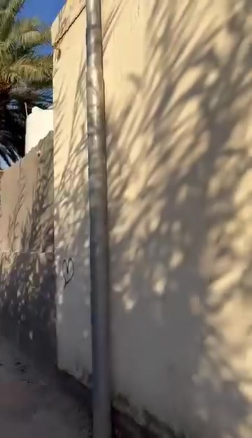 ياالله // اخوتي المتابعين هذا البيت مالاتنه بصف بيت 🏠 ابوي 
اخوان المساحه ١٢٦ م 
المكان حله السياحي محلة العتايج 
قرب عيادة دكتور علي طارق يبعد عن الشارع العام ١٠٠ م
السعر ع خاص وان شاءالله مااقصر وياكم شاهد الفديو وراح تعرف التفاصيل الاتصال ع الرقم 
***********

