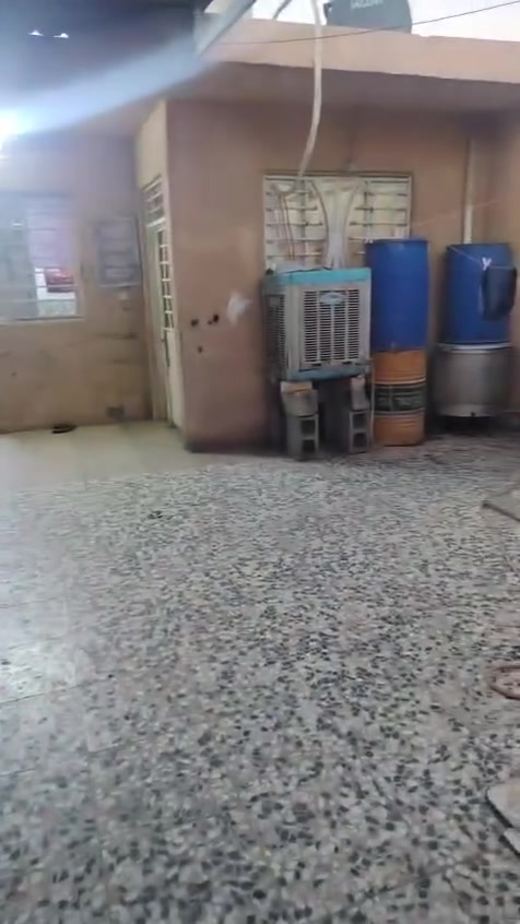 سلام عليكم بيت مساحه ١٣٠متر غرفه صاله حمام واستقبال وحوش جبير كامل نقص بس بيتونه سعر ٦٠ وبي مجال الإستفسار ***********
