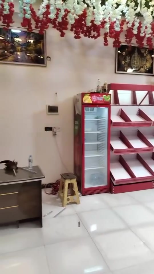 رفوف البيع يجن ثمن قطع البصرة شط العرب تواصل ع هاذ رقم @             ***********
