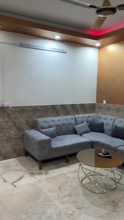 للئجار شقة مفروشة بلمنصور جديدة طابق ثاني تحتوي على غرفتين وصاله ومطبخ وحمام مفروشة بالكامل مع الانترنت والكهرباء مفتوح 24ساعة ب 900$ لاستفسار الاتصال بالرقم ***********
