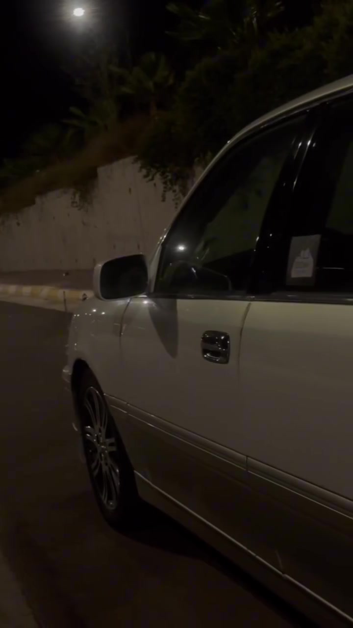 بە ناوی خوای گەورە و میهرەبان
مەلیکە بۆ فرۆشتن ساخ ساخ بێ بۆیاخ مۆدێل ٢٠٠٣
لۆک لۆک تازە سێرفز کراوە 
تحدید سورعەیە
 ٢ دوگمەی پەردە ٤ کوشن کارەبا
 ئاوێنە هیتەر و کارەبا
 کۆد کراوە بارکۆدی وەرگیراوە
 مەکینە D4 بچووک مەرغوب 
بێ دەعم و لێدراو 
هەموو گیانی بەشەرت 
٤ تایەو ویلی تازە 
ویلی ئەڤەلۆن
سپێری دا نەگیراوە 
*********** 
ئەدمین ❤️.
