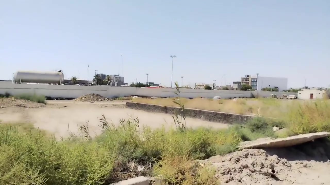 حياكم الله متابعينا الأكارم 🌹

نعلن لكم عن قطعة أرض مميزة للبيع في الرمادي – الزراعه قرب محطه الأمن وجه ع شارع السايدين 

📍 الموقع: تبعد فقط 50 متر عن شارع 100 الرئيسي، موقع هادئ ومناسب للسكن والاستثمار.

📐 المساحة الكلية: 200 متر
📏 الواجهة: 10 متر
📏 النزال: 20متر 

📄 جنس العقار: طابو زراعي سند 25 تنازل مباشر 

⭐ مميزات القطعة:

تقع بين شارع 60 وبين شارع 100( وجه ع شارع سايدين

جميع الخدمات متوفرة من ماء وكهرباء وتبليط

💰 السعر٨٥ مليون وقابل للتفاوض البسيط.

📞 للاستفسار والمعاينة يرجى الاتصال على الأرقام الظاهرة ***********
