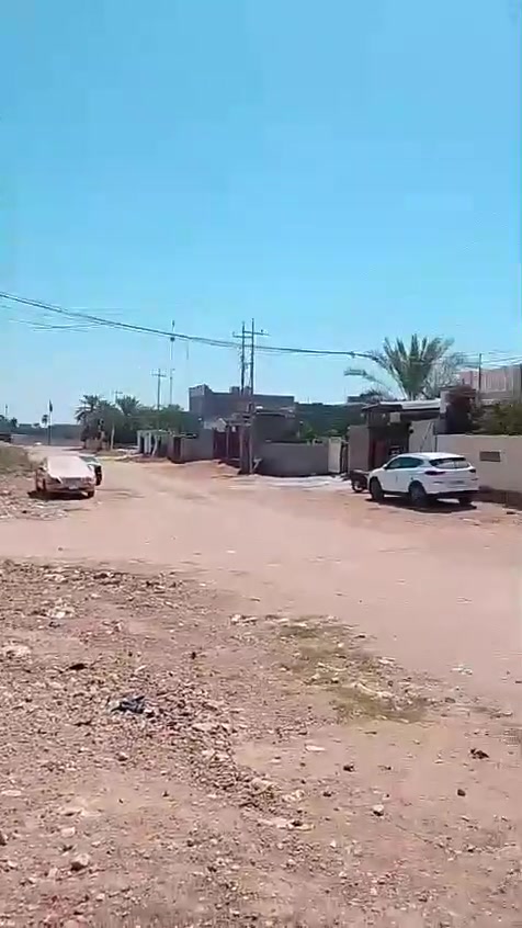 دارالبيع الخالص حي الجنود خلف المدرسة الثانوية الجديده المساحه الكليه البيت ٢٠٠متر السعر٤٥ حر مامطلوب اسكان شارع٢٠ هاتف ***********
