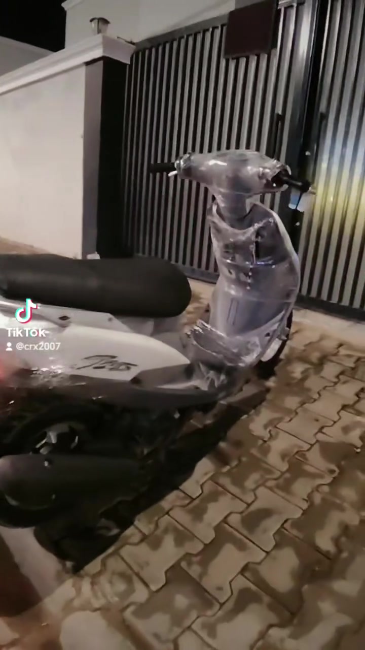 البيع ماكس منغولي حاويه برغي ما مفتوحح بيه بلاديه 49 شوفت عينك نضافه ملاحح مكاني نجف حولي قرب ملعب النجف الدولي سعره 750 وبيه مجال وهاذ رقمي ***********📞 لو تجي خاص

نص مكتوب في الصور:
- HONOR X9c