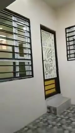 السلام عليكم بيت للايجار يحتوي على غرفتين نوم وهول ومطبخ وكراج سيارة يقع بين حي الجامعة وحي القاهرة مقابل سايديين المحاربين للاستفسار الاتصال على الرقم ***********
