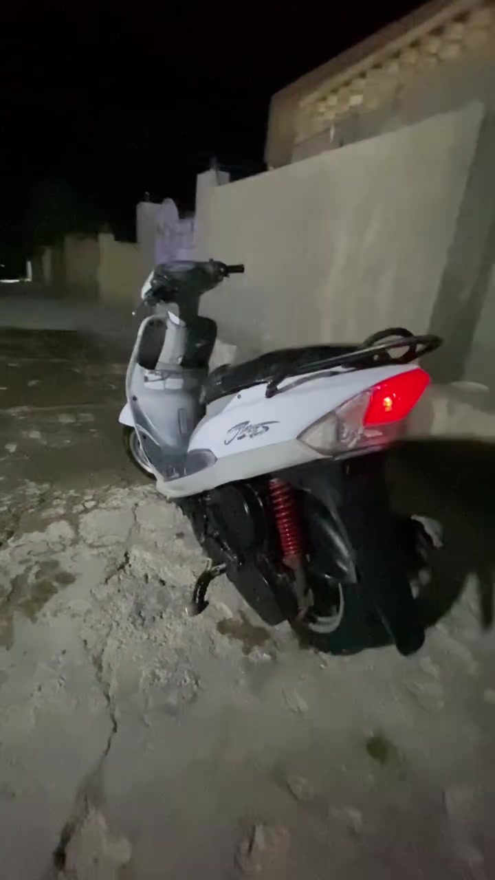 سلام عليكمً دراجه ماكس قجمه للبيع بيهه اوراق اصولي مكينه ما مفتوحه سعر 550 وبي مجال الاستفسار على هاذ الرقم ***********
