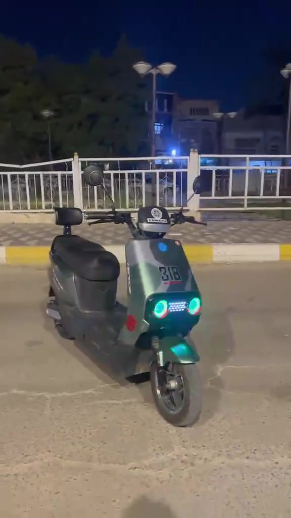 السلام عليكم 
دراجه شحن 318
نضيفه 
6بطاريات ولي32انبير 
تايرات جدد 
كهربائيات كله شغاله 
550مكاني بغداد الامين الثانيه 
***********

