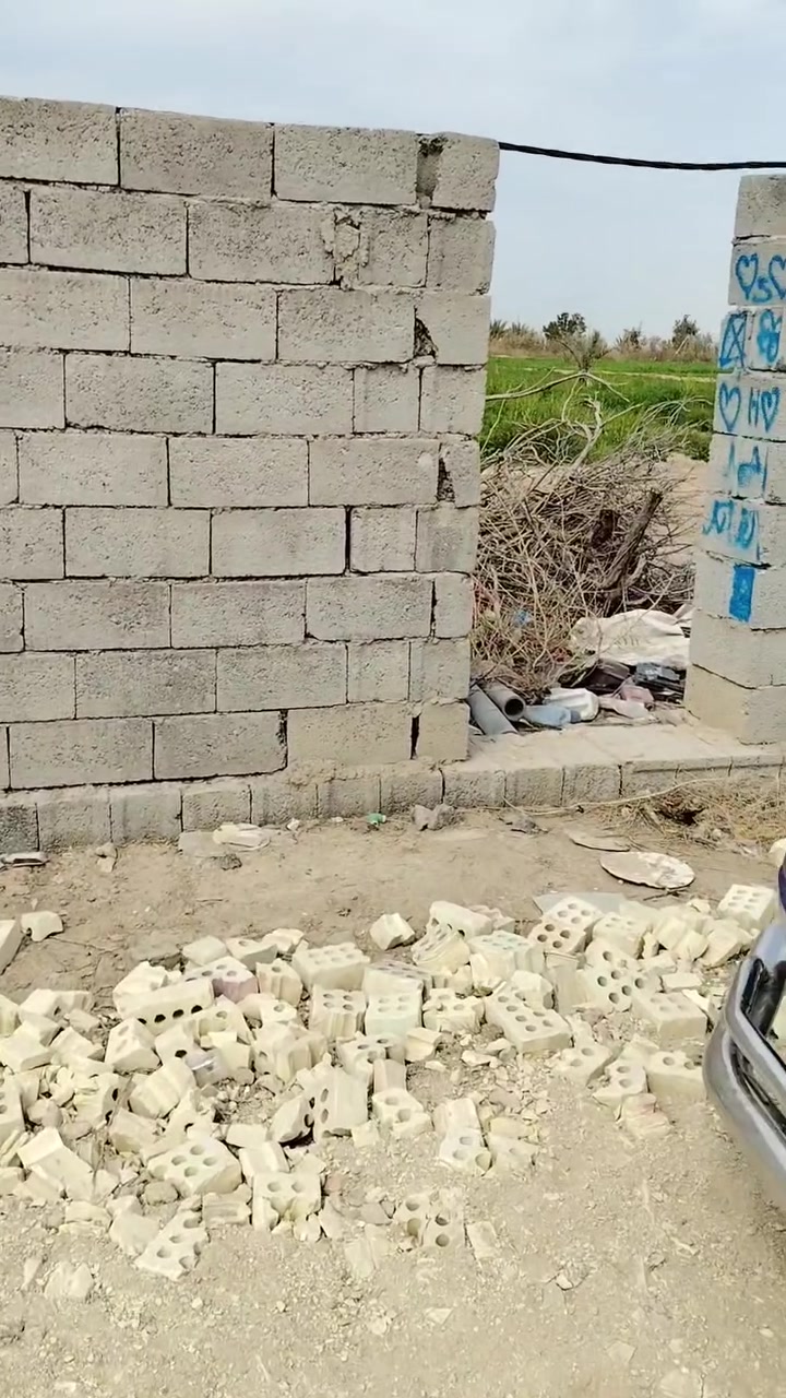 السلام عليكم مرخصة مدير الكروب المحترم دونمين للبيع تفاصيل داخل الفيديو المكان النهروان خلف مطعم الديوان  ***********
