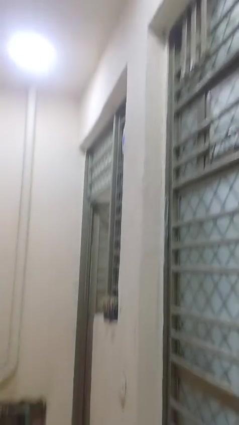 السلام عليكم
دار للايجار ٣ طوابق 

الطابق الاول،،صاله ومطبخ وصحيات 

الطابق الثاني ،،غرفتين نوم وصحيات 

الطابق الثالث،، غرفه نوم 

الموقع الدوره شارع مصافي زراعي الملا قرب الصيدليه 

ايجاره ٥٠٠الف قفل للعوائل فقط 

للاستفسار مكتب الكرم ***********
