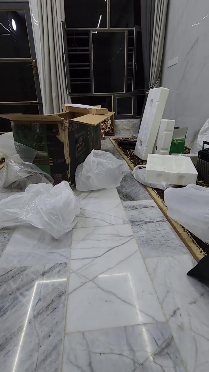 للبيع يابان الاصلي كارتونه مامستعمل طول كارتون 2متر وزن ثقيل. صوت 1400 واط صوت جدا عال ومجسم سماعات ٥
جهاز تحفه 400 دولار ***********
