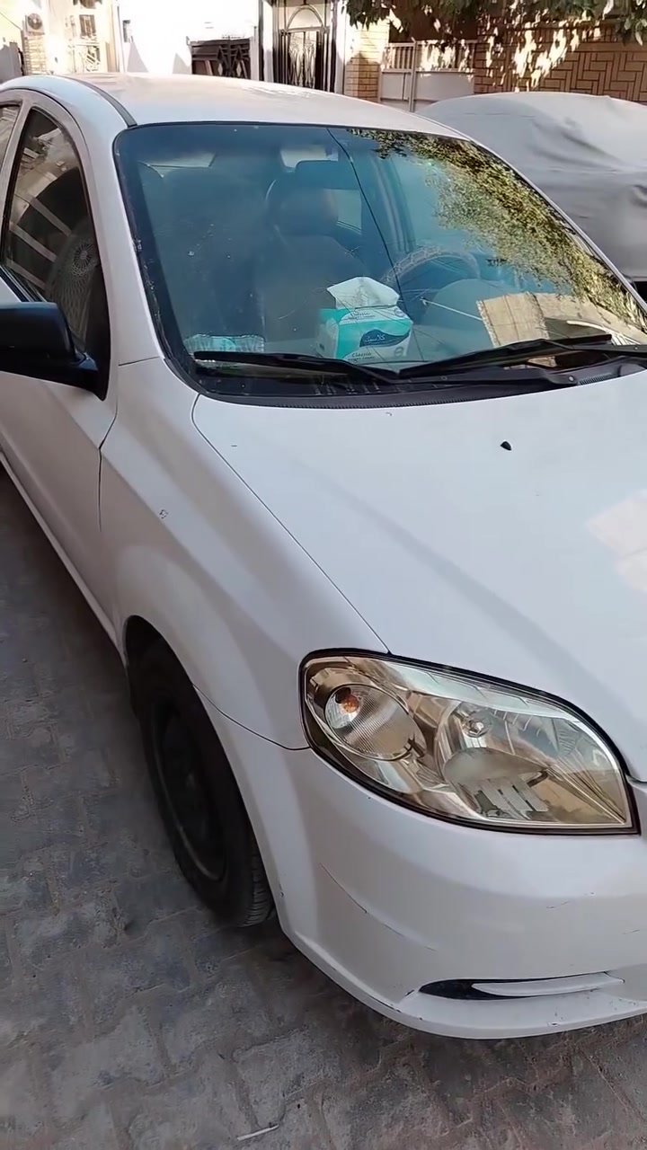 السلام عليكم للبيع سيارة اڨيو خليجي موديل ٢٠١٥ لون ابيض جاهزه من كل شي صدر امامي وخلفي جديد بطارية جديده تايرات جديده تبريد منظومة جديده مكان السيارة بغداد الحريه استفسار اتصل على الرقم *********** بي واتساب مكفوله من الدعاميه الى الدعاميه ما عدا الجاملغ الخلفي اليمنه مصبوغ
