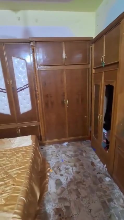 غرفه انجارة عراقية خشب اللبيع واسط التنمية 
***********
