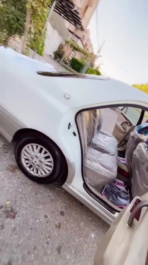 مه ليكه بؤ فرؤشتن ٢٠٠٢ساغ گئرو مه كينه به شه رت
ياك پارجه ي گؤرايه چاملغي لاي سه ياق ***********
