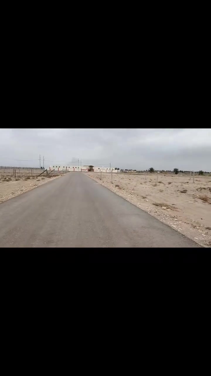 السلام عليكم قطعه للبيع
قطعه ارض للبيع طابو زراعي سند 25
-المساحه 200 م
-الواجهه 10
-الموقع : سيف سعد توزيع حسين مارينا نزله سعد بيجو طريق سجه القطار
يبعد 100متر عن المدرسه
-القطعه  تتوفر فيها كافة الخدمات كهرباء وماء وتبليط
عرض الشارع 6 متر
الملكيه : تحويل مباشر باسمك
الاتصل :***********
